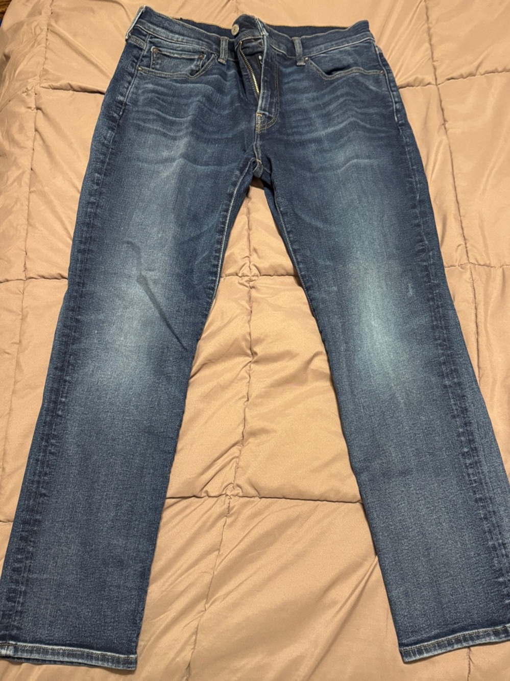 Lucky Brand Men's Straight Leg Jeans in Faded Blue